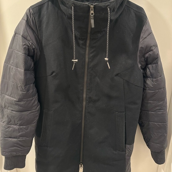 Columbia winter jacket size medium - Picture 2 of 2